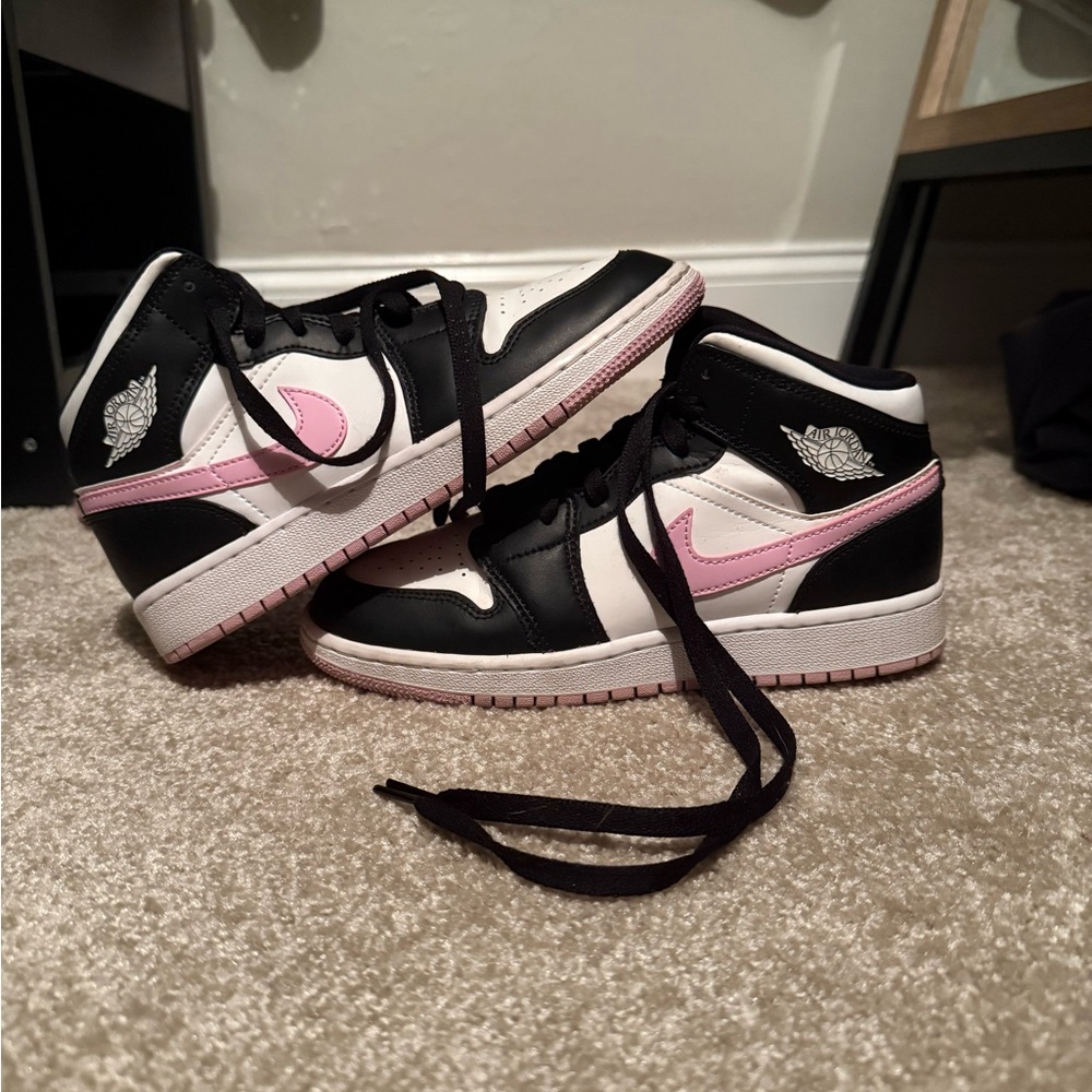 Jordan Kids Black and Pink Sneakers